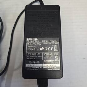 Ua0423p02 Toshiba Pa2450u Power Adapter Ac Dc 6330 15vdc Dc15v 15v 3.0a 3a