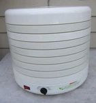 Nesco Gardenmaster FD-1010 Pc Food Dehydrator W/8 Trays 135 Degrees & Up Only. Fixed Price $74.95.